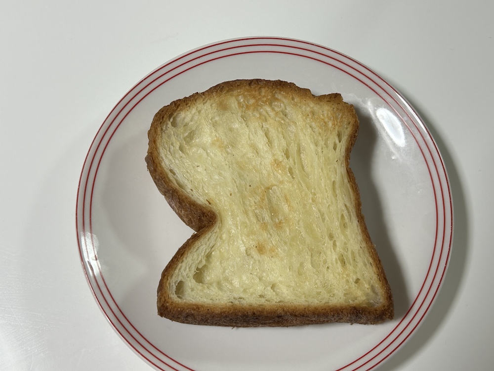 焼いたクロワッサン食パン