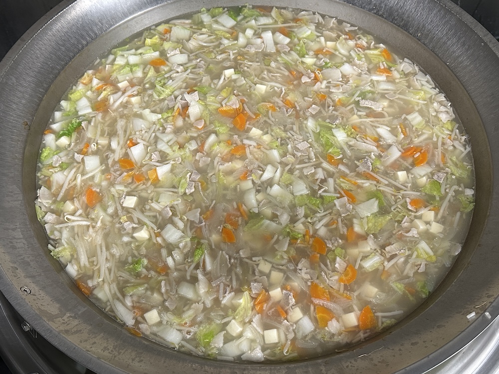 もやし白菜を入れた豆乳ラーメン