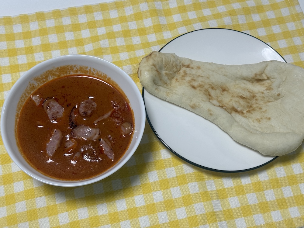 ナンとバターチキンカレー