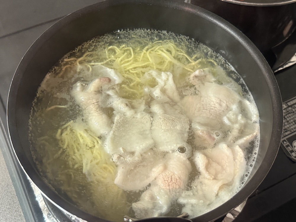 豚肉と麺