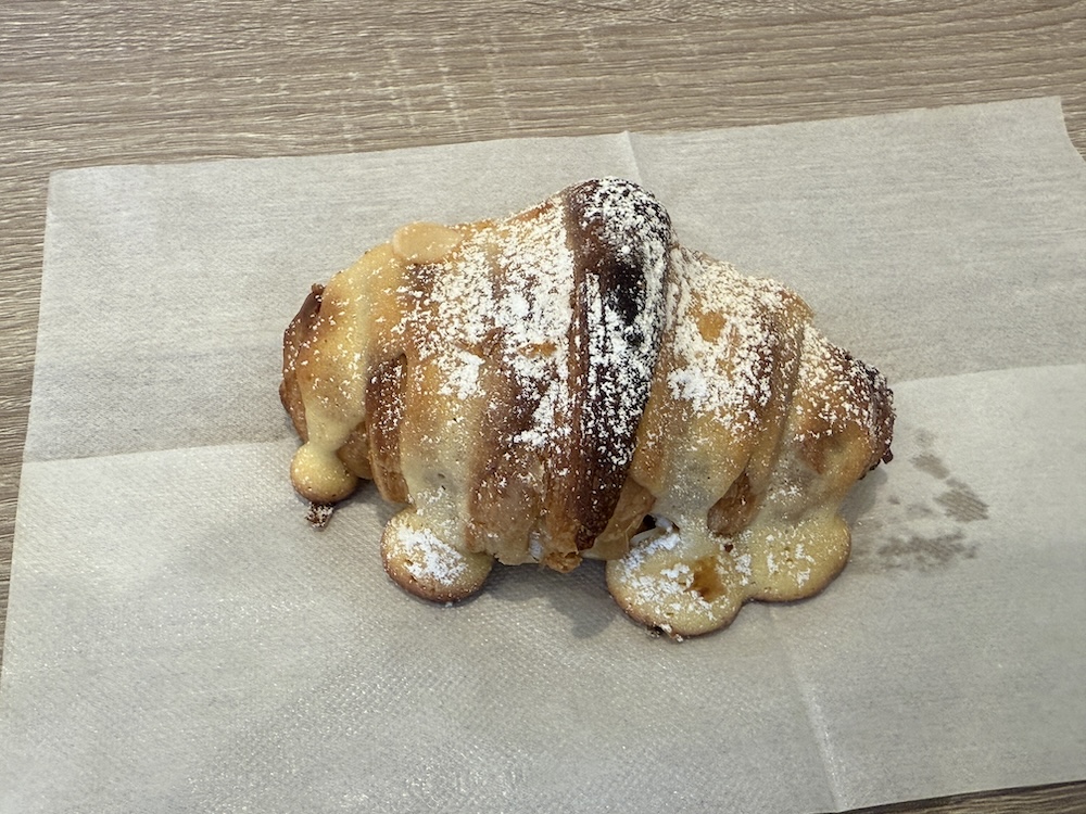 アーモンドクロワッサン