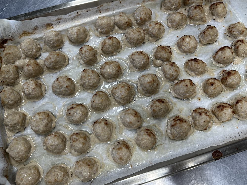 焼き上がった肉団子