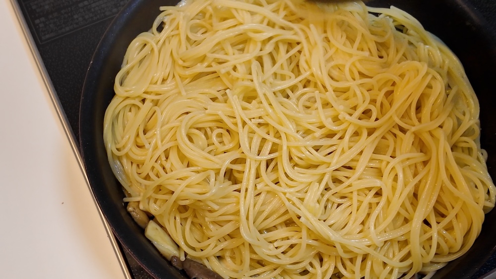 茹でたパスタ