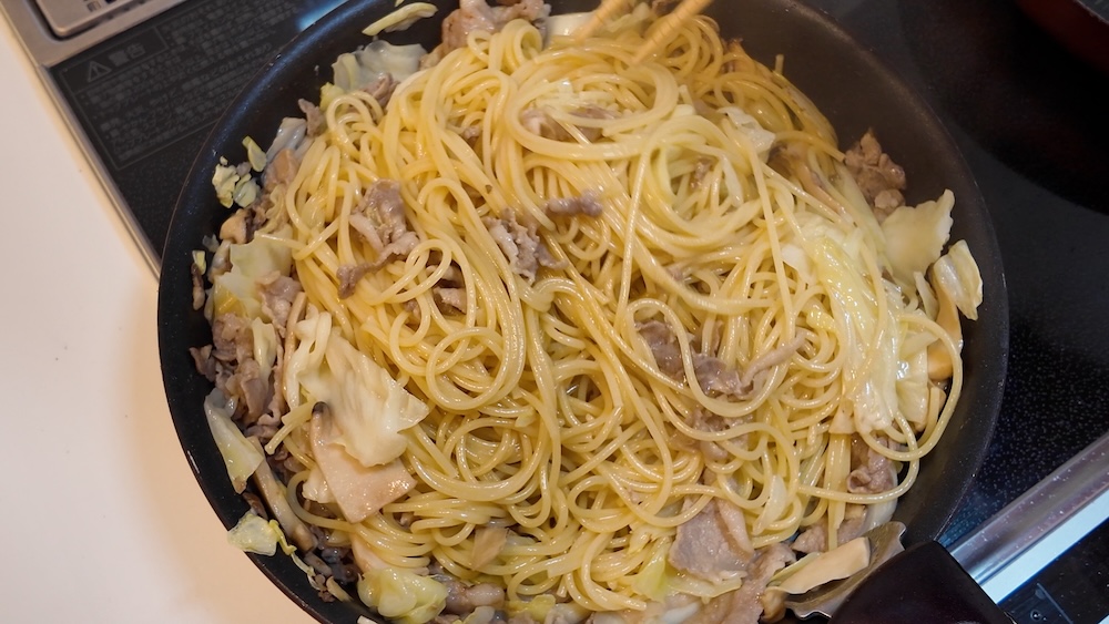 味付けしたパスタ
