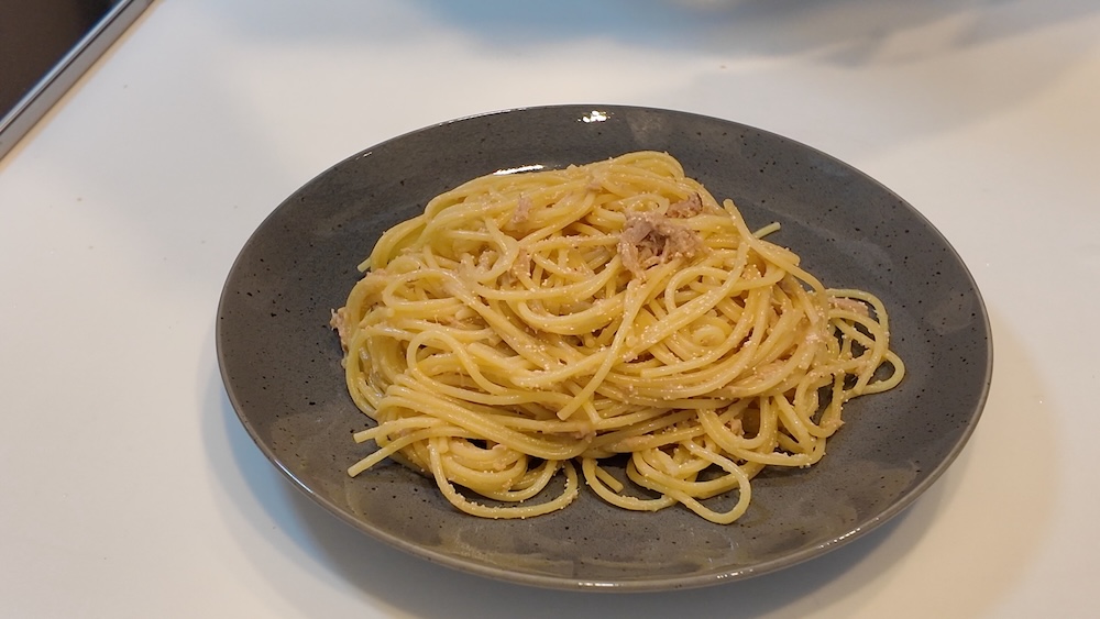 お皿に盛り付けたパスタ