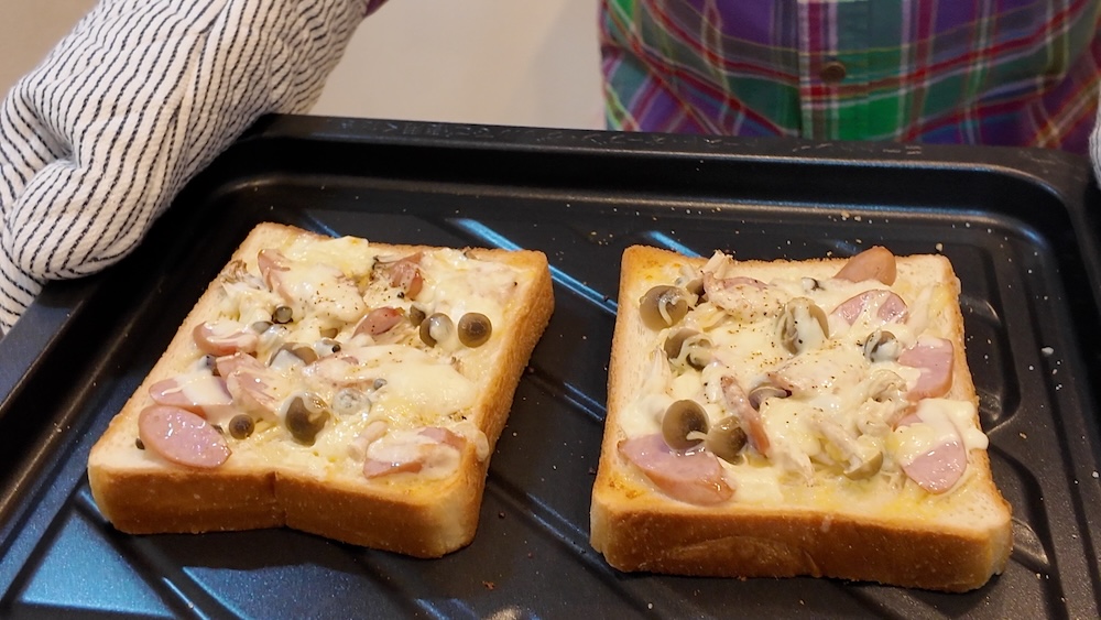 焼き上がったトースト